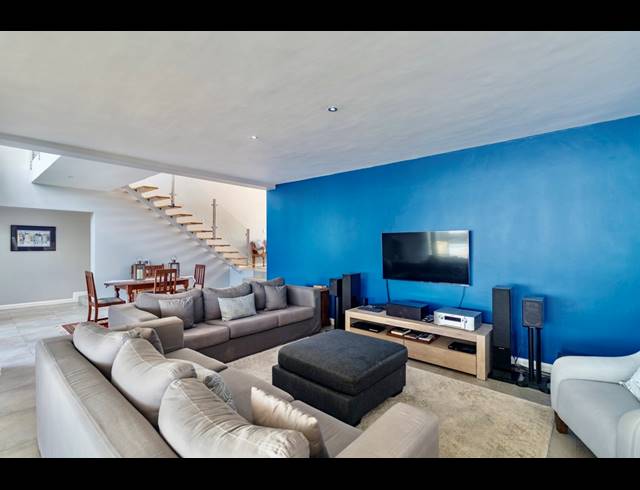 4 BEDROOM HOUSE FOR SALE IN PEARL BAY